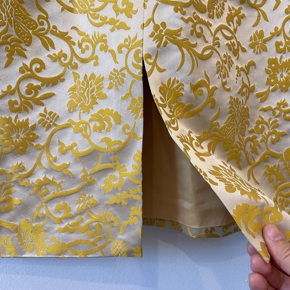 Banana Republic yellow pencil silk - Picture 2 of 3